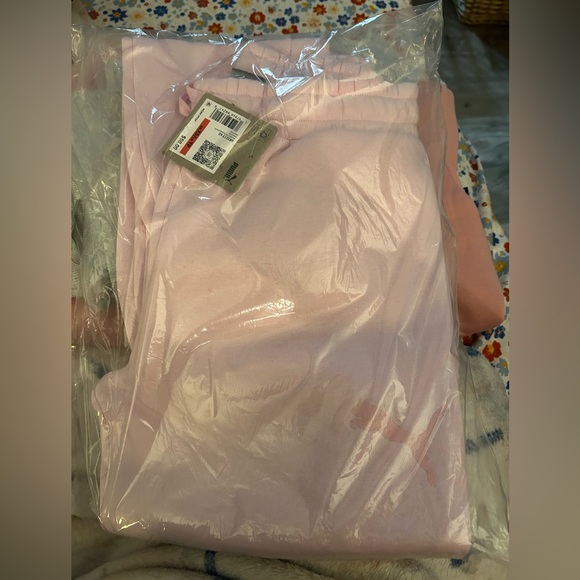 Light pink puma sweatpants - Picture 4 of 4